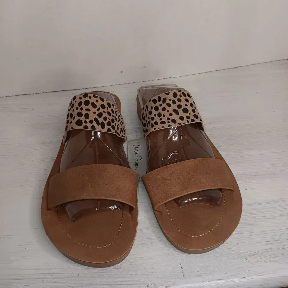 Charlie Paige Women's Sandals Flat Leopard Print Leather Straps Size 8